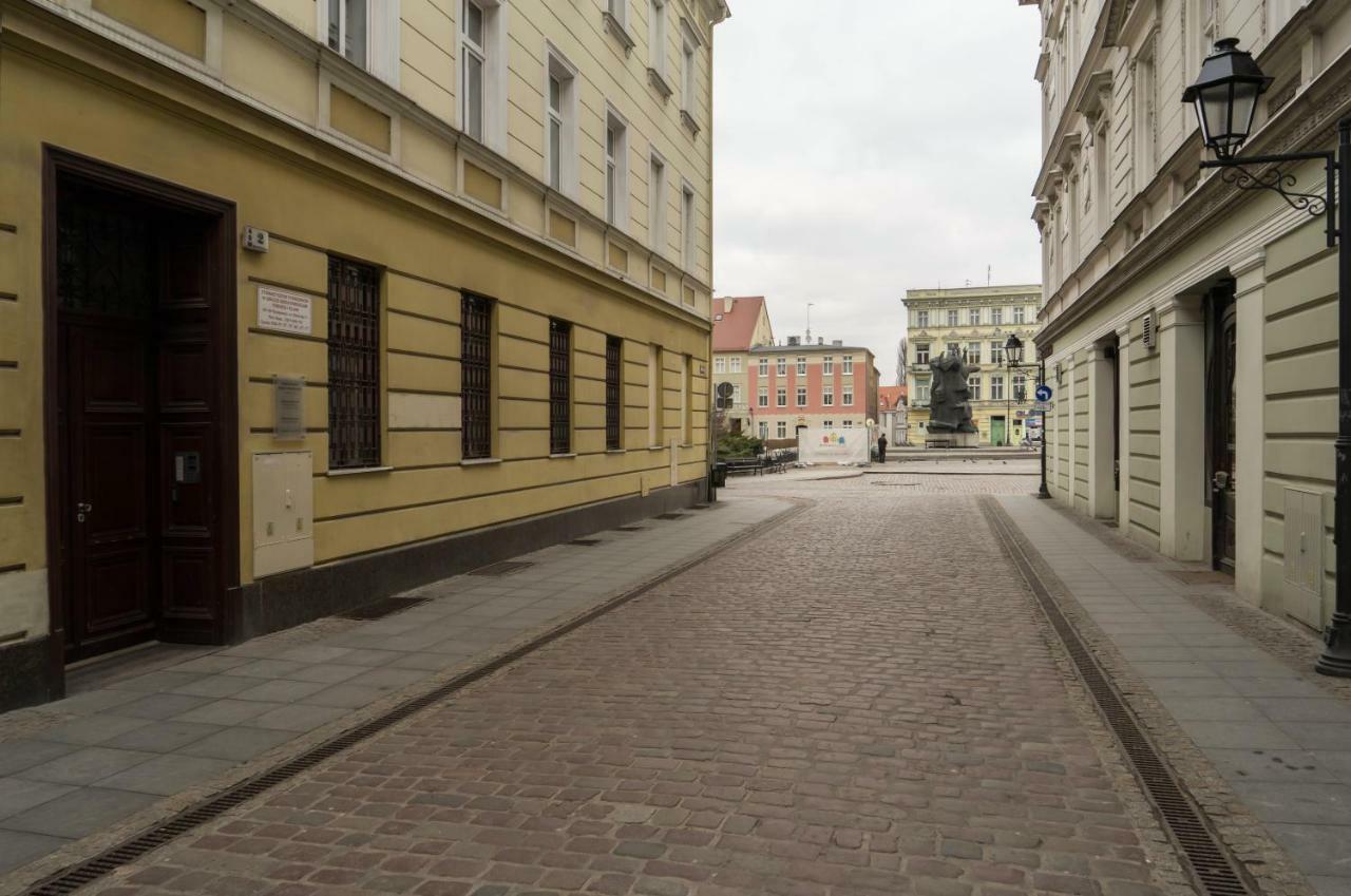 Batorego 2 - Stary Rynek *
